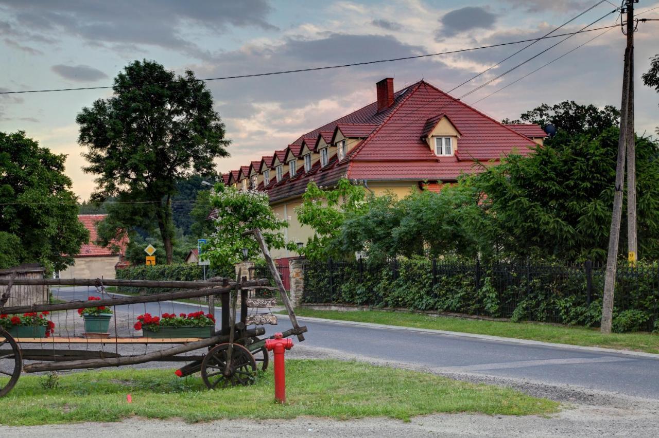 Zespol Palacowo-Parkowy Badzow Польковіце Екстер'єр фото