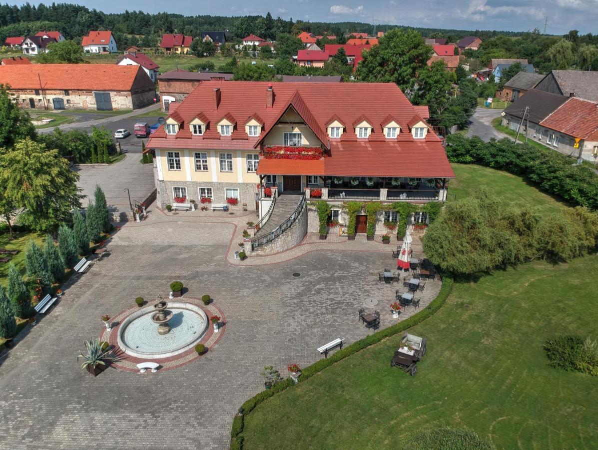 Zespol Palacowo-Parkowy Badzow Польковіце Екстер'єр фото