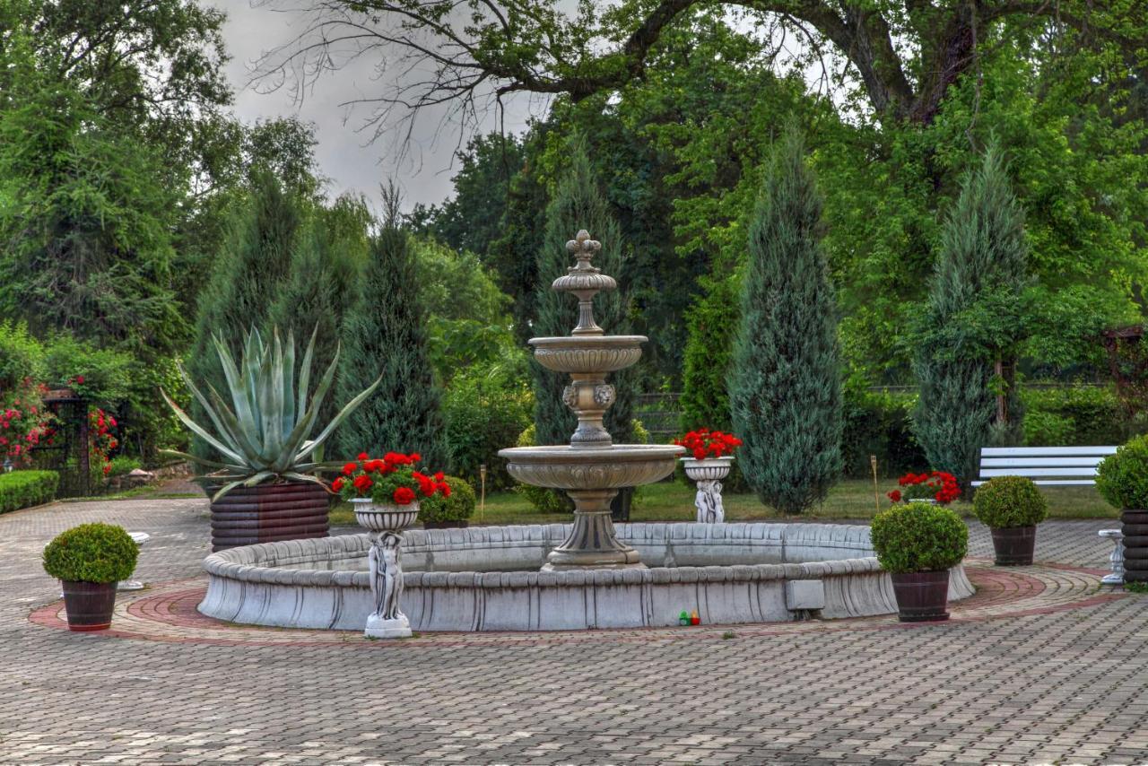 Zespol Palacowo-Parkowy Badzow Польковіце Екстер'єр фото